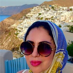 Meet your Posher, Cecilia